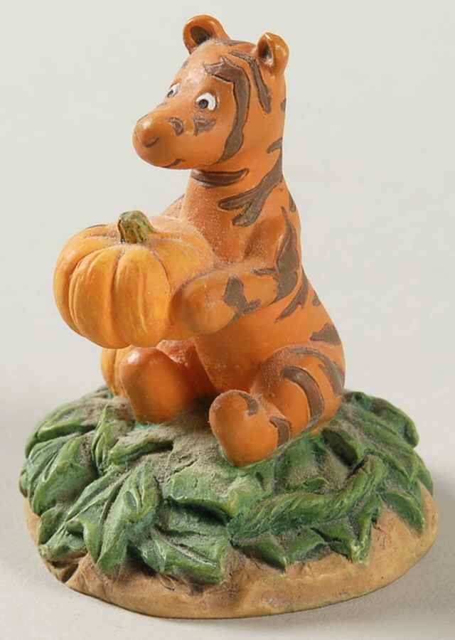 Winnie the Pooh Thimble Collection Tigger In Pumpkin Patch - Boxed by Lenox-1