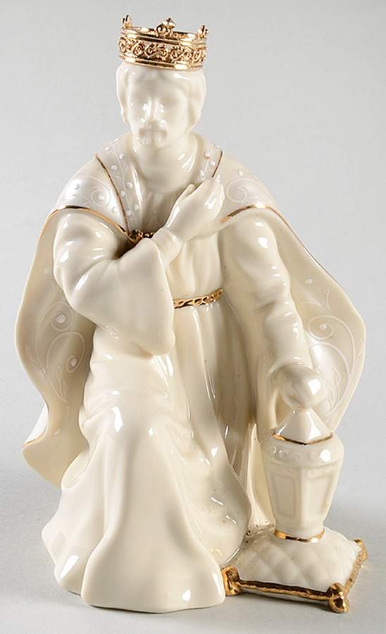 Innocence Nativity King-Kneeling - No Box by Lenox-1
