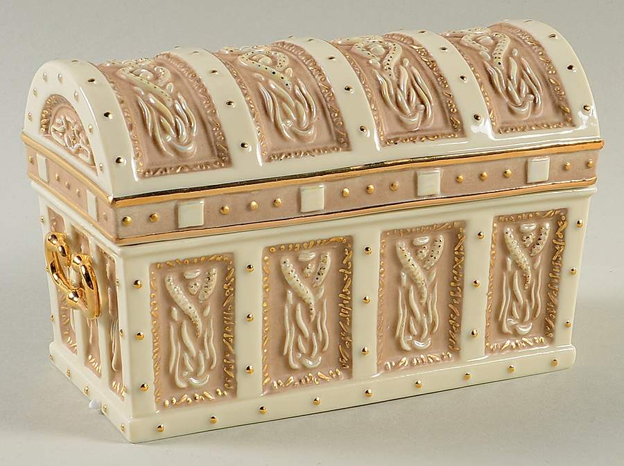 Pirates of the Caribbean Dead Man's Chest- 6 In Wide - Boxed by Lenox-1