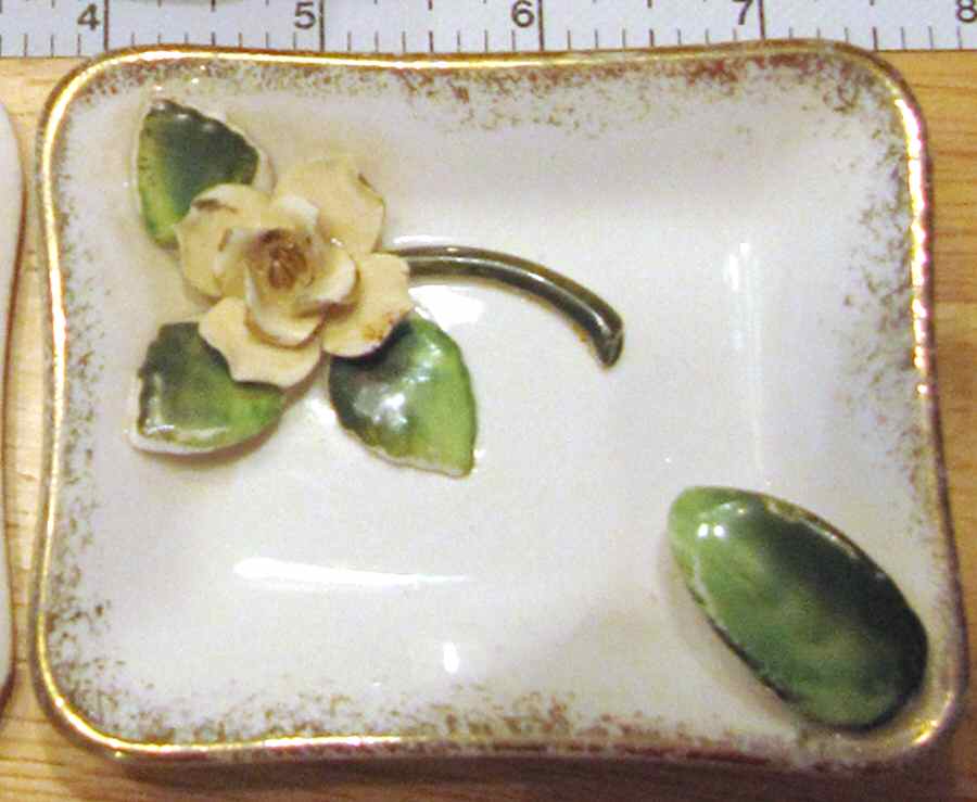 LEFton Giftware Floral Ashtray-Large - No Box by Lefton-1