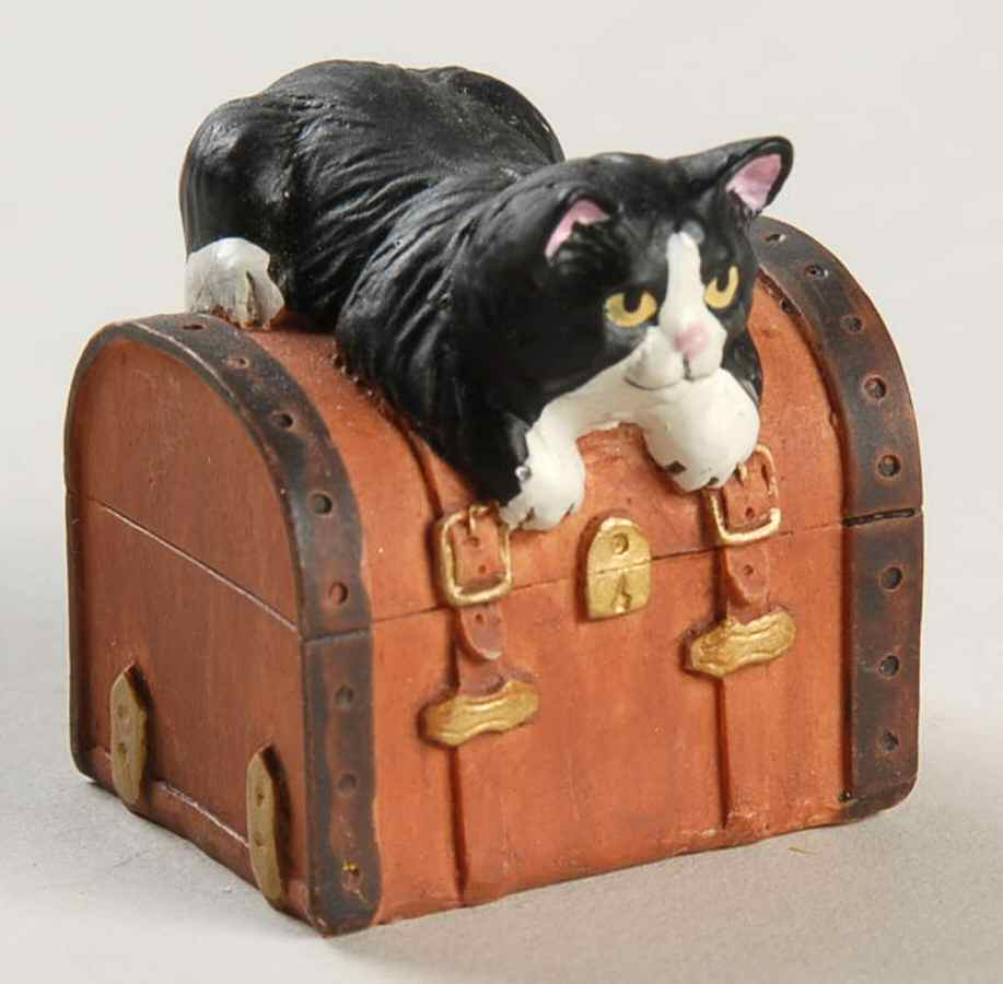 Victorian Parlor Kitten Thimbles Black & White In A Streamer Trunk - Boxed by Lenox-1