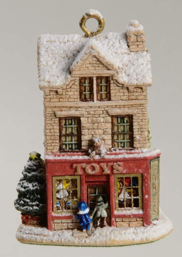 Annual Lilliput Lane Ornament Great Expectations - Boxed by Lilliput Lane-1