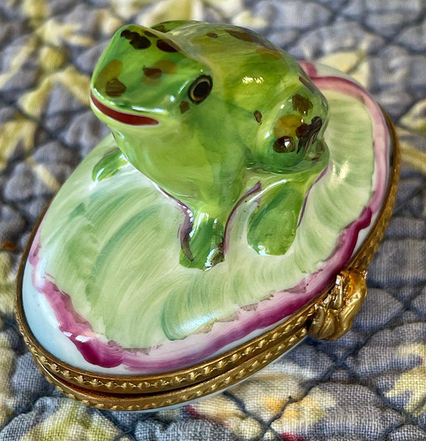La Seynie Limoges Boxes Frog On Lily Pad - No Box by La Seynie Limoges-1