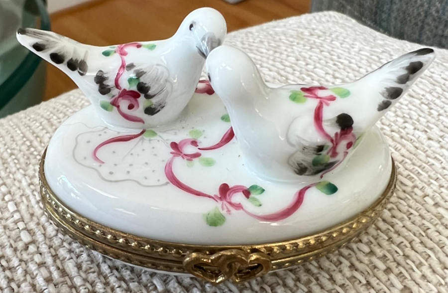 La Seynie Limoges Boxes Pair Of Doves - No Box by La Seynie Limoges-1