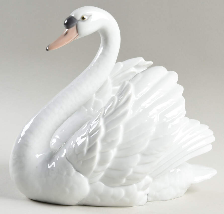 Birds Swan With Wings Spread - No Box by Lladro-1