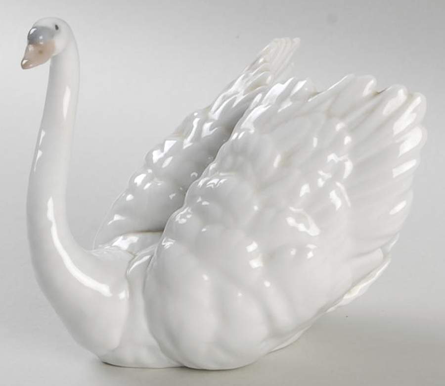 Birds White Swan - No Box by Lladro-1