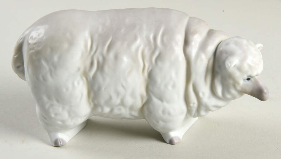 Animals-Domestic Sheep - No Box by Lladro-1