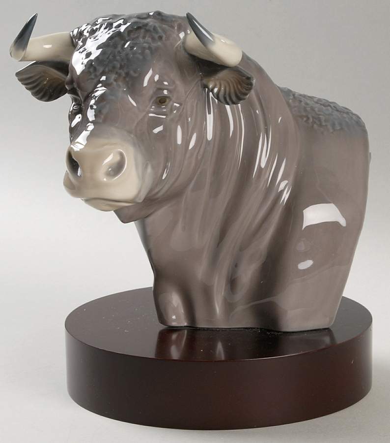 Animals-Domestic El Toro - Boxed by Lladro-1