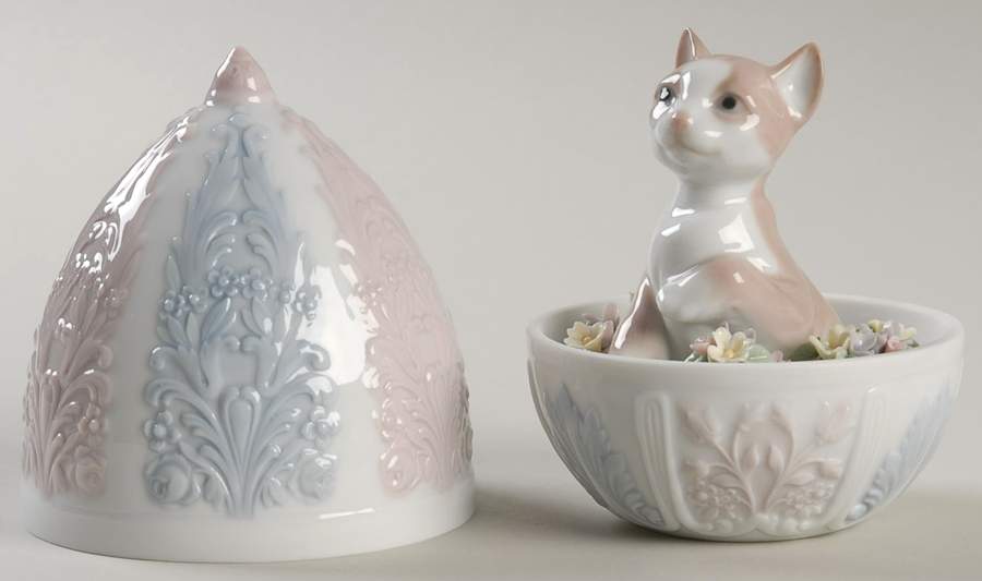 Animals-Domestic Kitty Surprise-Box - No Box by Lladro-1