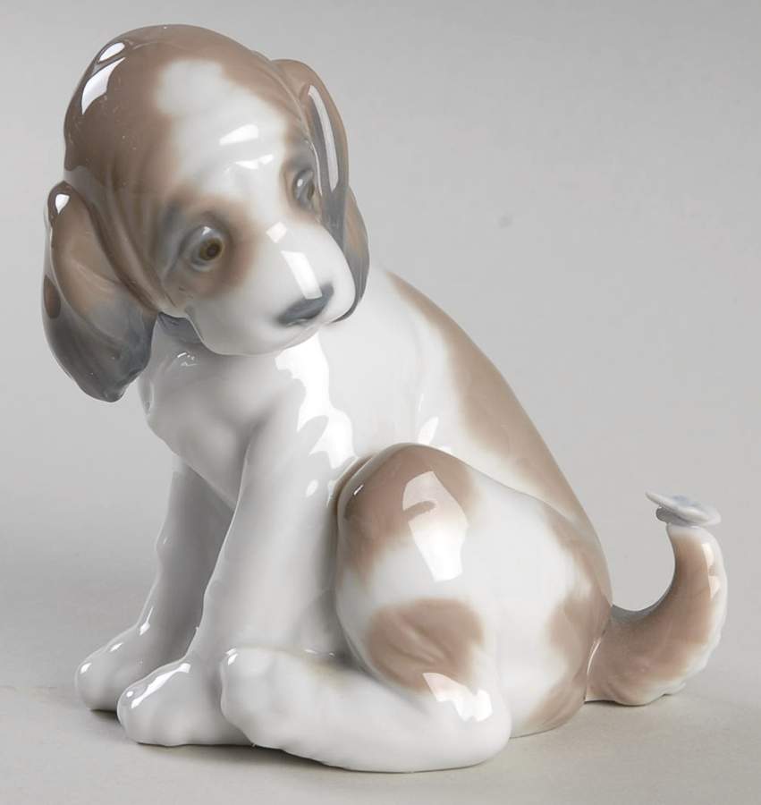 Animals-Domestic Gentle Surprise-Dog With Butterfly On Ta - No Box by Lladro-1