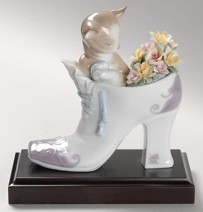 Animals-Domestic A Cozy Fit - Boxed by Lladro-1