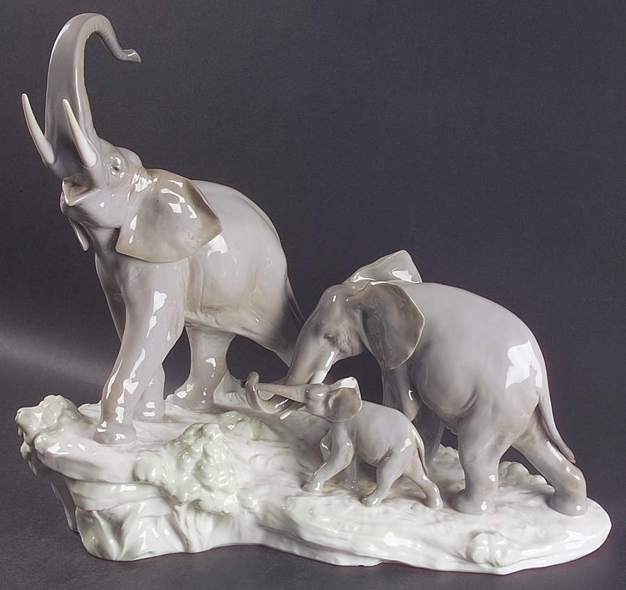 Animals-Wild Elephants Walking - No Box by Lladro-1