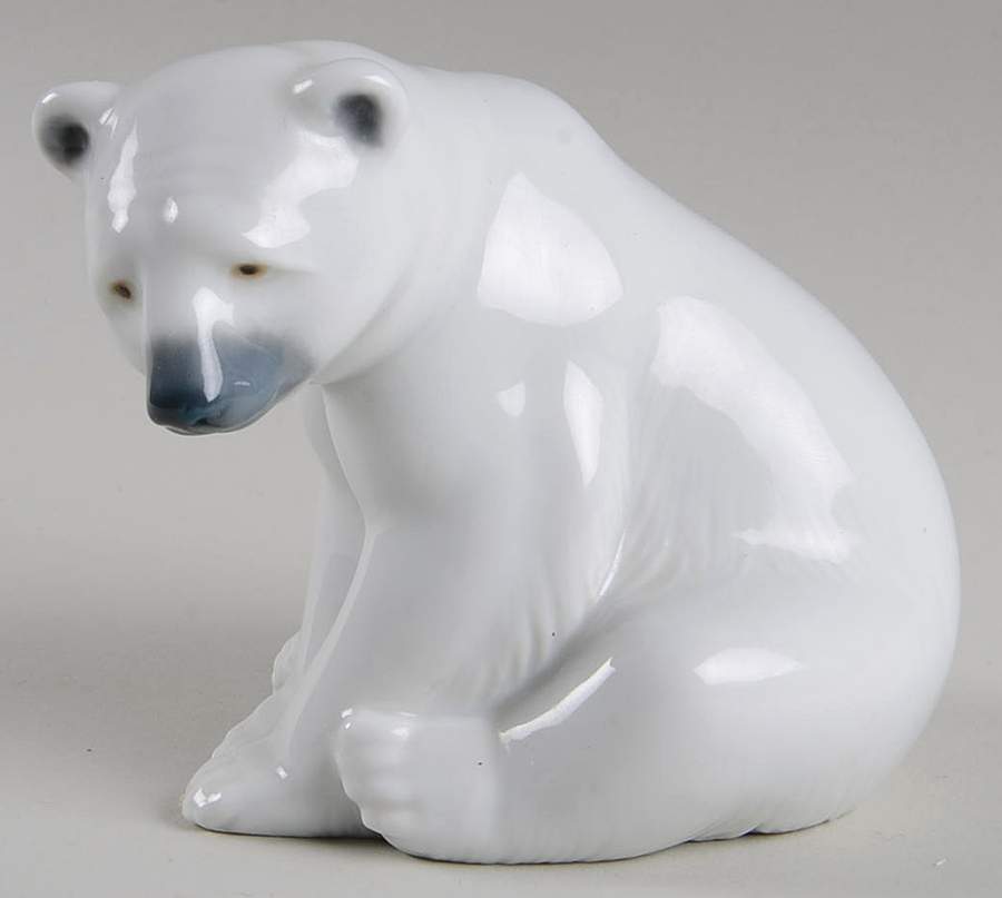 Animals-Wild Seated Polar Bear - No Box by Lladro-1