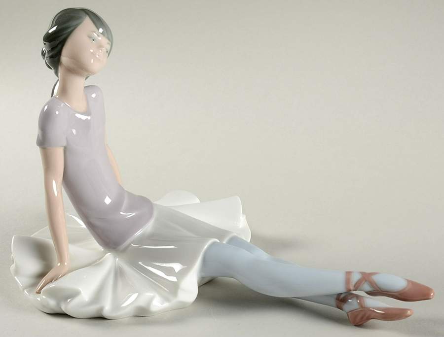 Ballet Girls Phyllis - With Box by Lladro-1