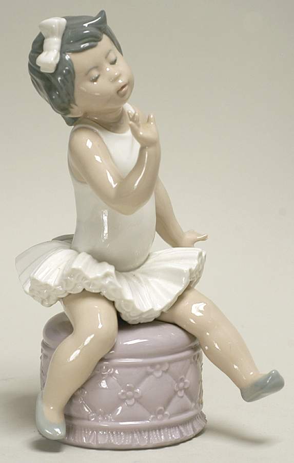 Little Ballet Girls Natalia - Boxed by Lladro-1