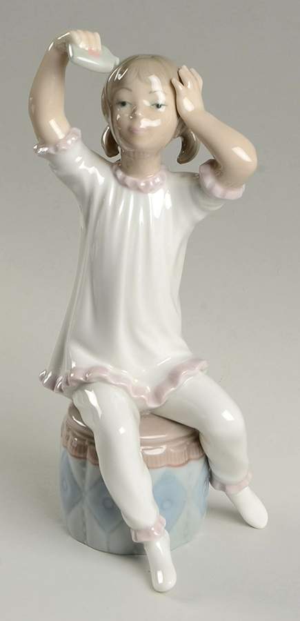Girls Dressing Girl Shampooing - Boxed by Lladro-1
