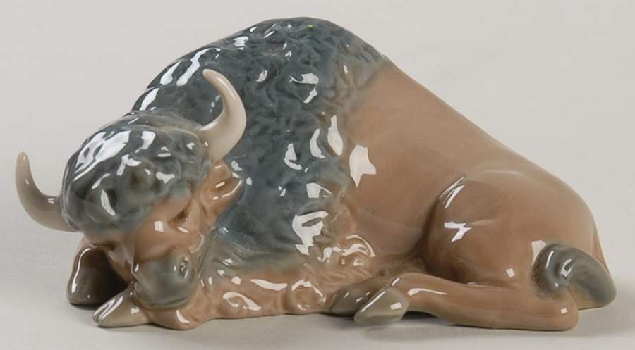 Miniature Animals Mini Bison Resting - No Box by Lladro-1