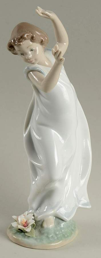 Allegory of the Flowers Lily-Symbol Of Purity - Boxed by Lladro-1