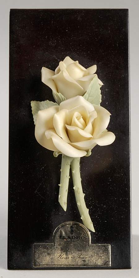 Floral Sculptures Two Yellow Roses On Base - Boxed by Lladro-1