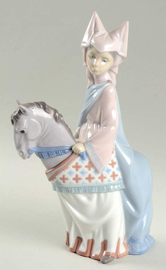 Medieval Group Medieval Lady - Boxed by Lladro-1
