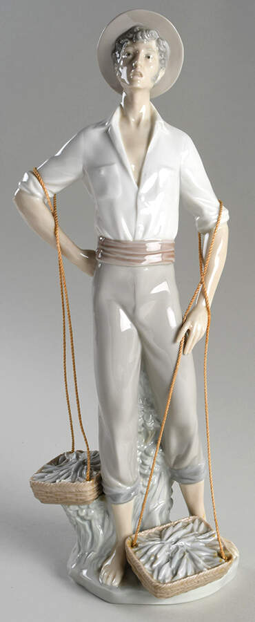 Professionals Fisherman - No Box by Lladro-1