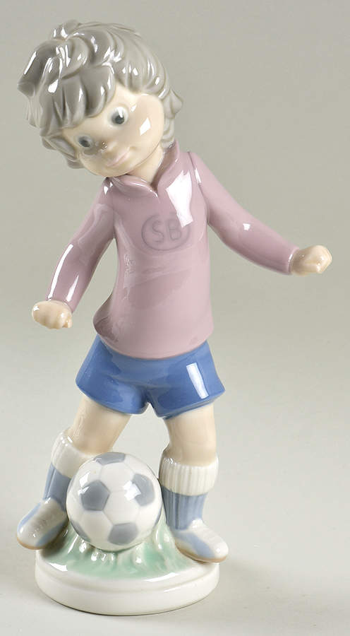 Sports Sports Billy Football Player - Boxed by Lladro-1