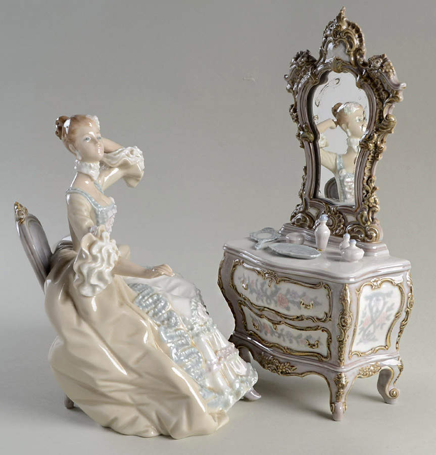 Marie Antoinette Costumes Lady At Dressing Table - Boxed by Lladro-1