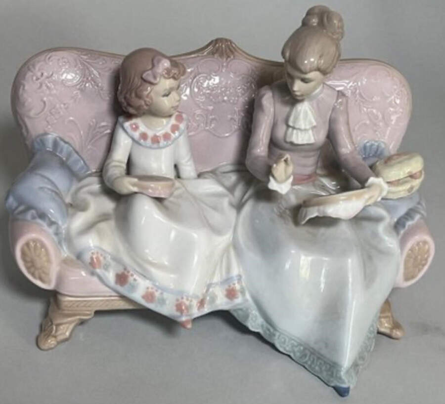 Women and Children An Embroidery Lesson - Boxed by Lladro-1