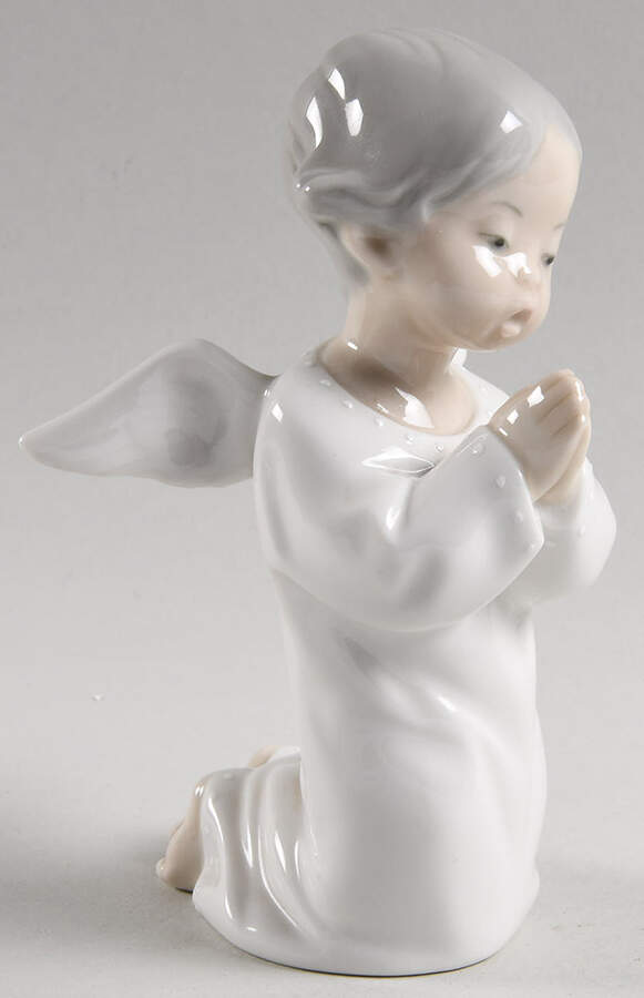 Little Angels in White Angel Praying - Dots - No Box by Lladro-1