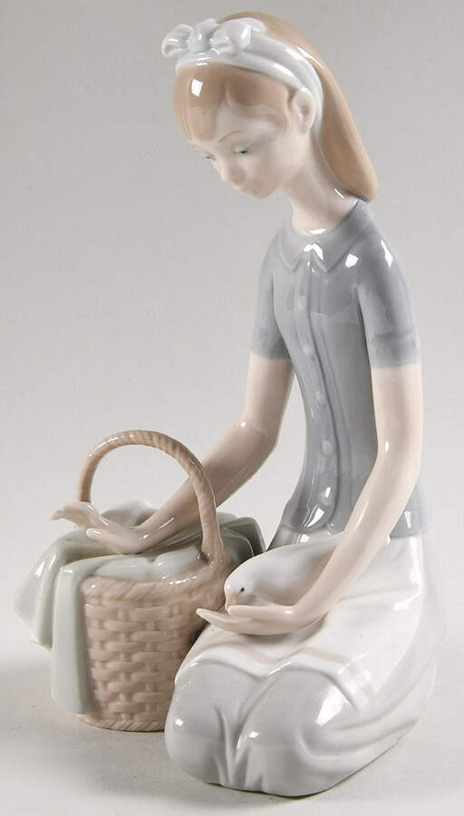 Children with Animals Girl With Dove - No Box by Lladro-1