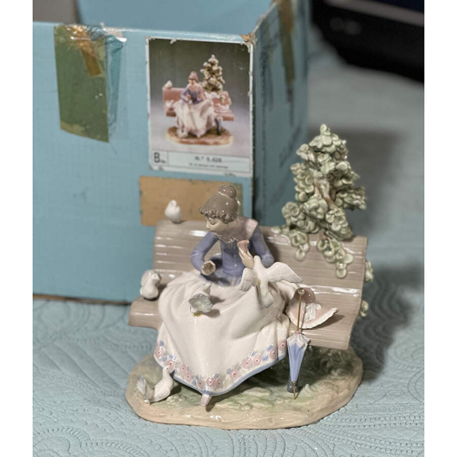 Ladies with Parasols Feeding The Pigeons - Boxed by Lladro-1