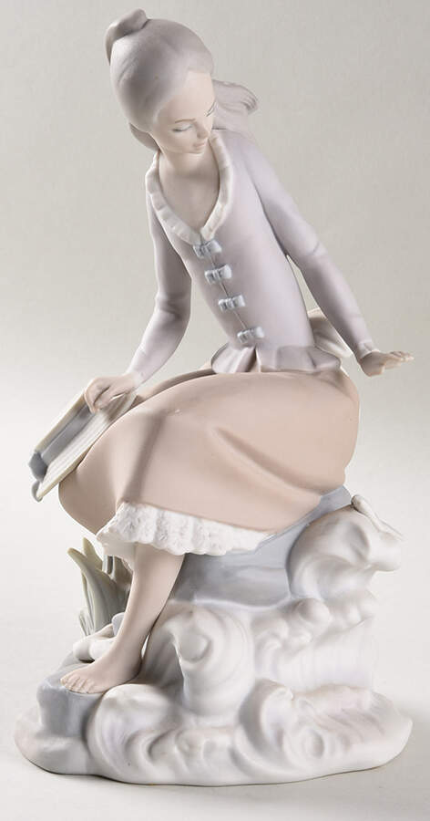 Young Women At The Sea-Side - No Box by Lladro-1