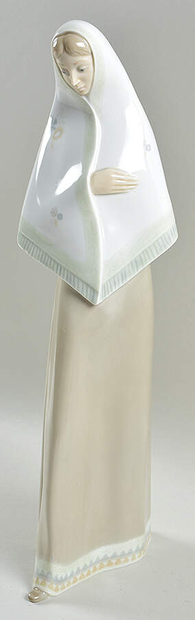 Young Women Insular Lady - No Box by Lladro-1