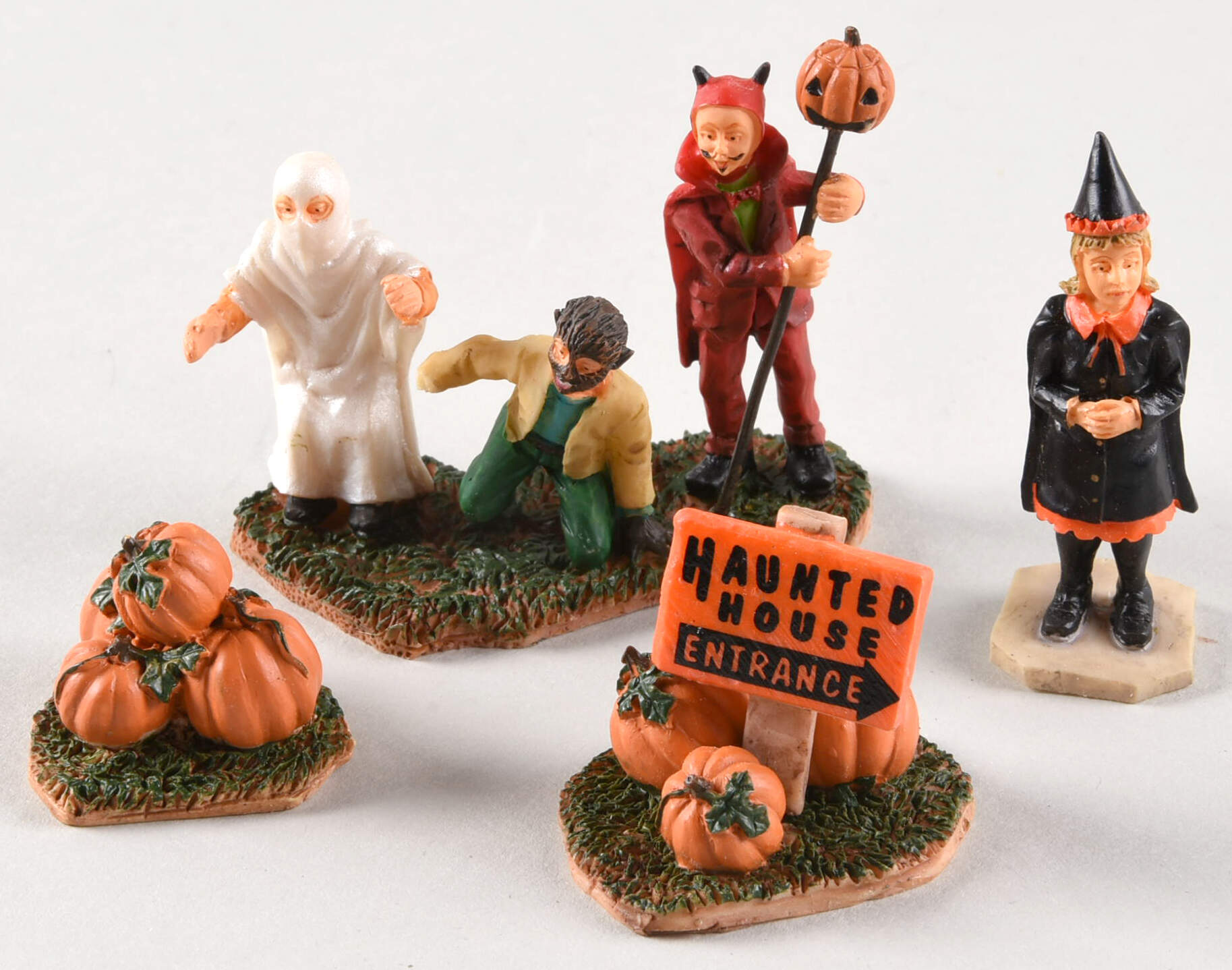 Spooky Town Haunted House Visitors (4 Piece) - Boxed by Lemax-1