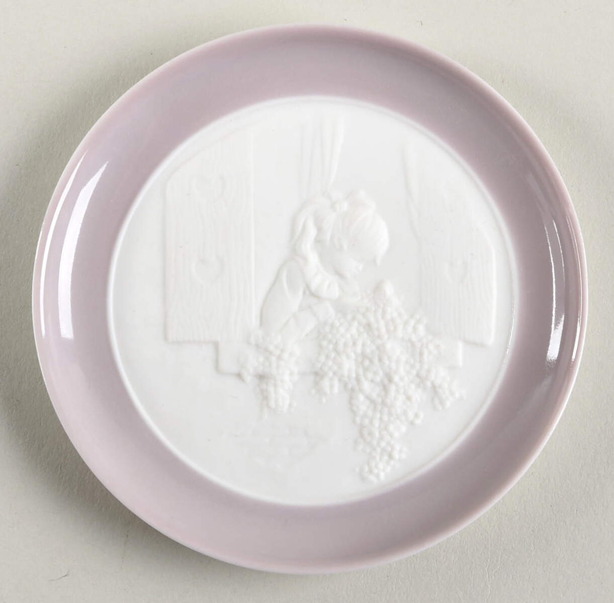 Lladro Plates Looking Out - Boxed by Lladro-1