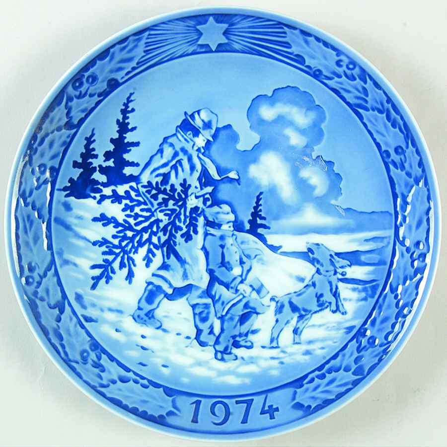 Christmas Plate Dancing Children - No Box by Marmot-1