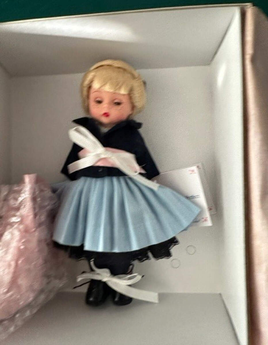 Madame Alexander Doll Practice Makes Perfect (W/Violin) - No Box by Madame Alexander-1