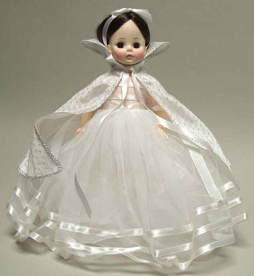 Classics-Doll Snow White - No Box by Madame Alexander-1