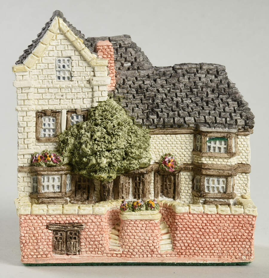 Great British Pubs-Yard of Pubs Dirty Duck - Boxed by Malcolm Cooper-1