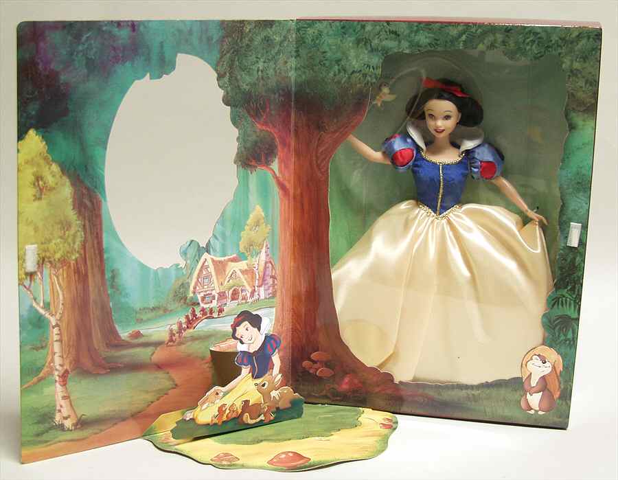 Disney Signature Collection Snow White - Boxed by Mattel-1