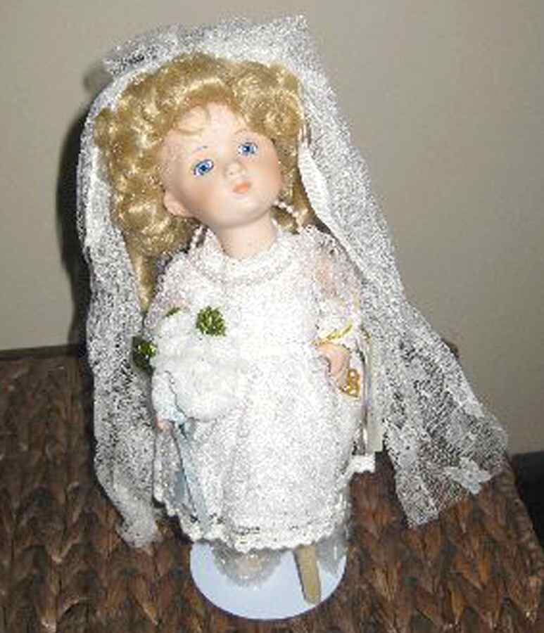 Marie Osmond Dolls Melinda Playing Bride - With Box by Marie Osmond Doll-1