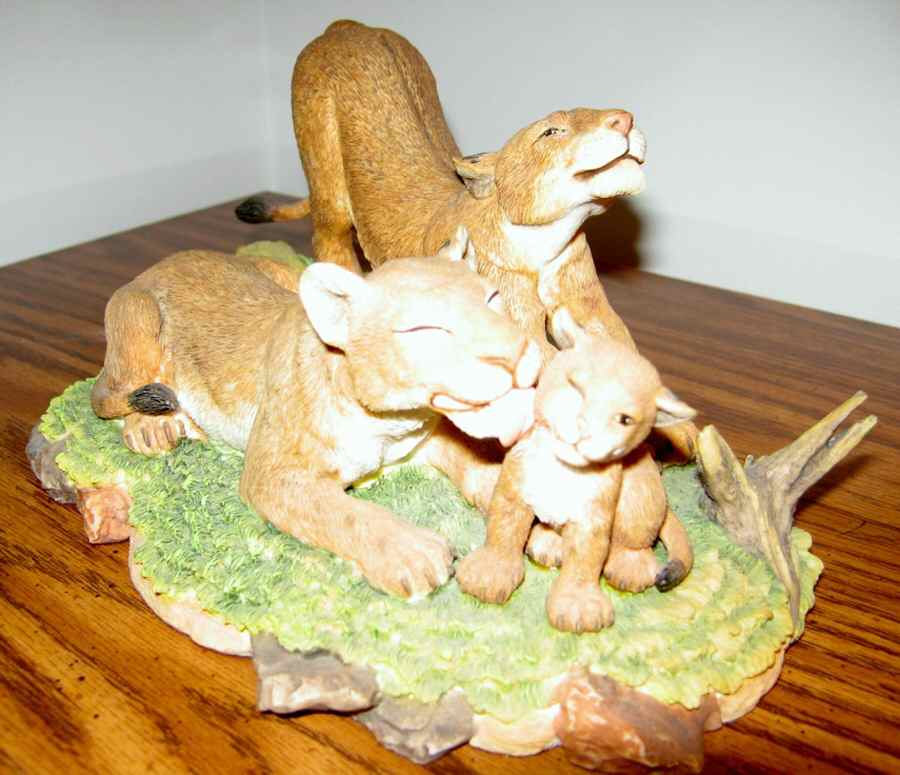 Kingdom of Cats Lioness With Cub - Boxed by Maruri-1