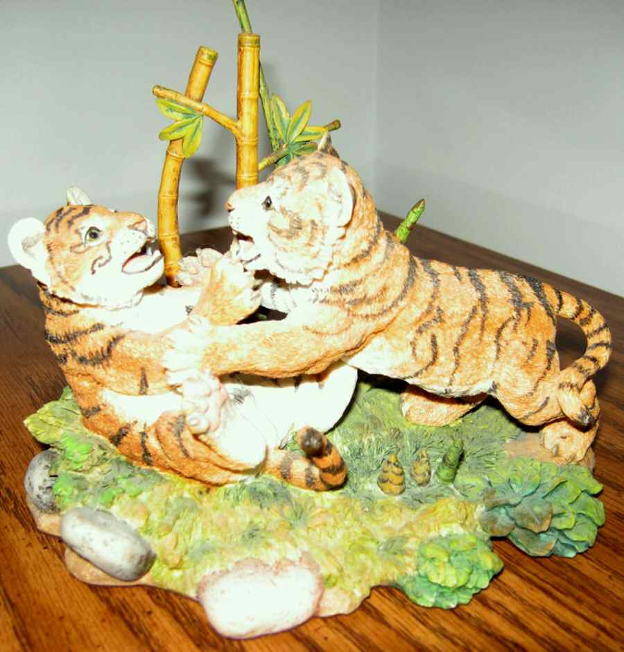 Kingdom of Cats Tiger Cubs Playing - Boxed by Maruri-1