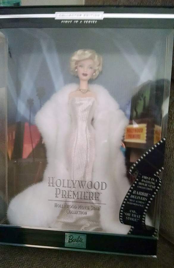 Hollywood Movie Star Hollywood Premiere - Boxed by Mattel-1