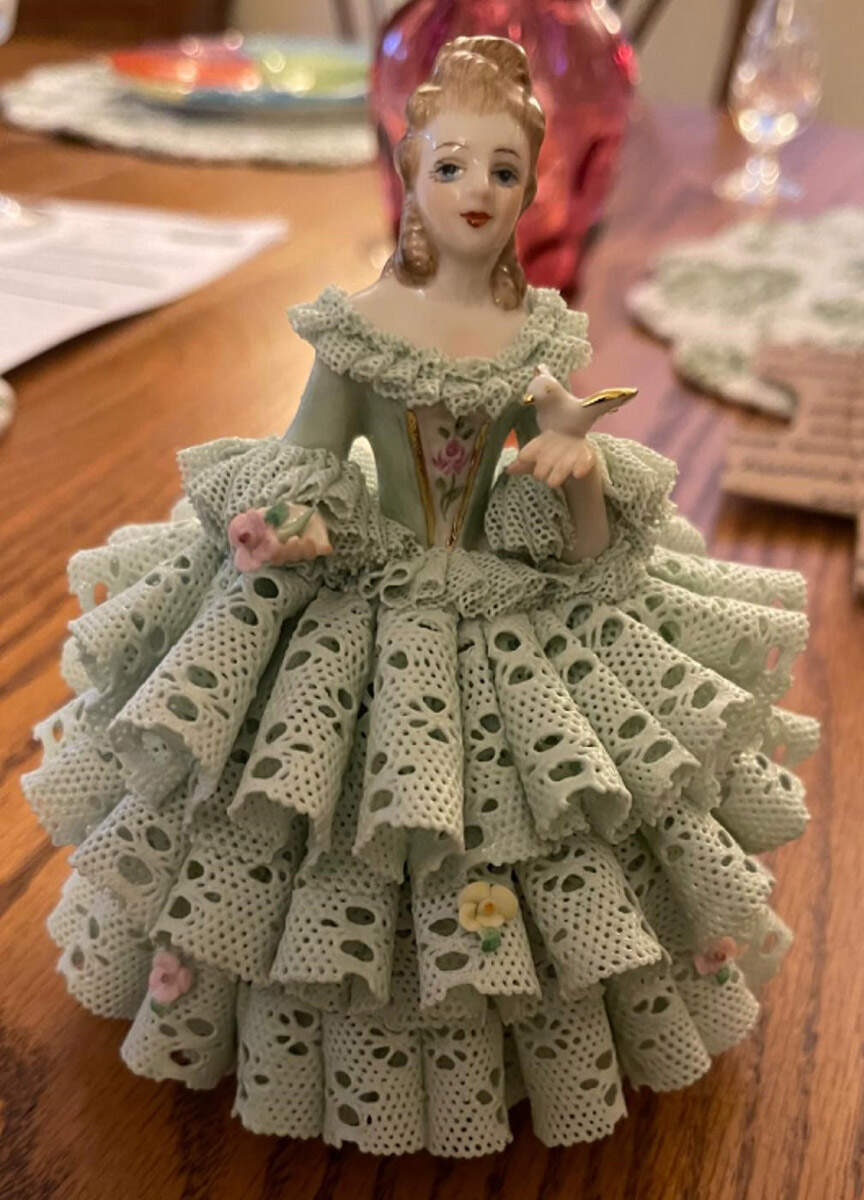 Irish Dresden Lace Figurines Lady Of Peace - No Box by Muller & Co-1