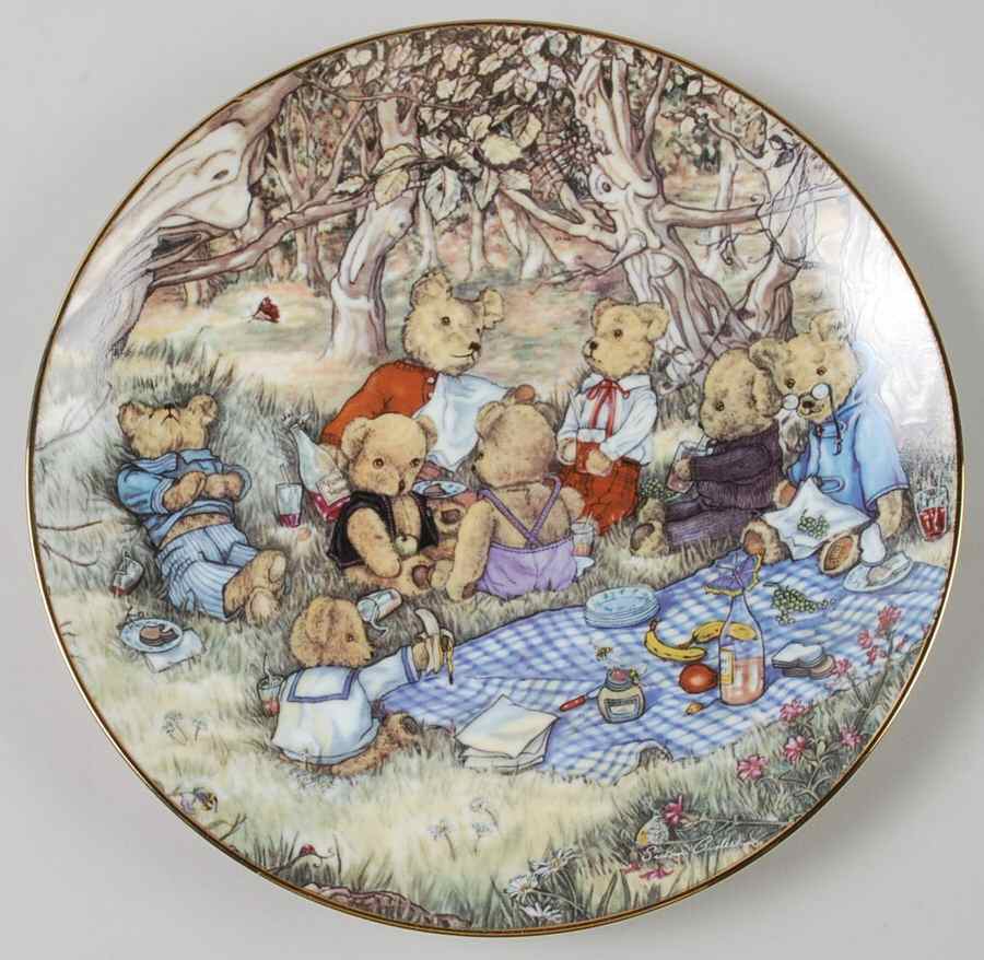 Bear Feats Teddy Bear's Picnic - No Box by Carson Mint-1
