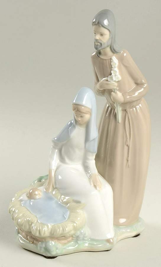 Nativity & Religious Holy Family - No Box by Nao-1