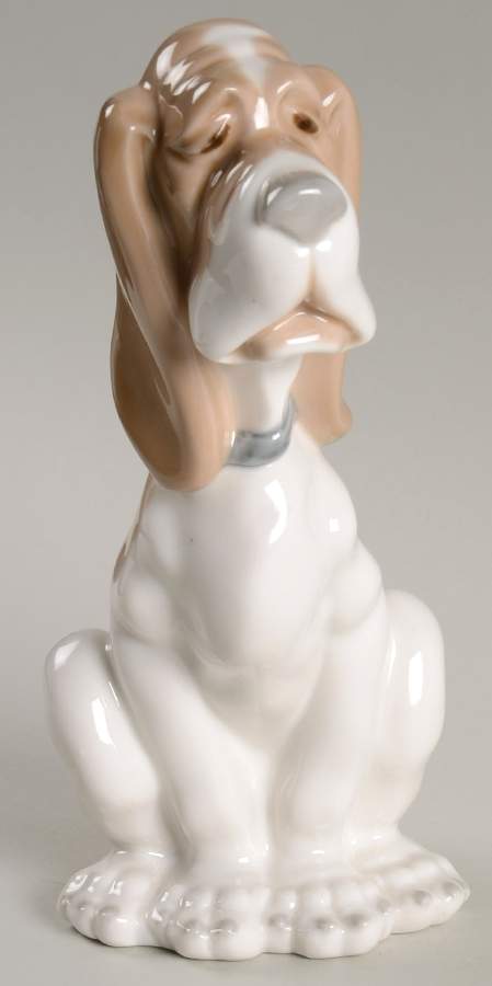 Cats and Dogs Dog-Seated Basset - Boxed by Nao-1