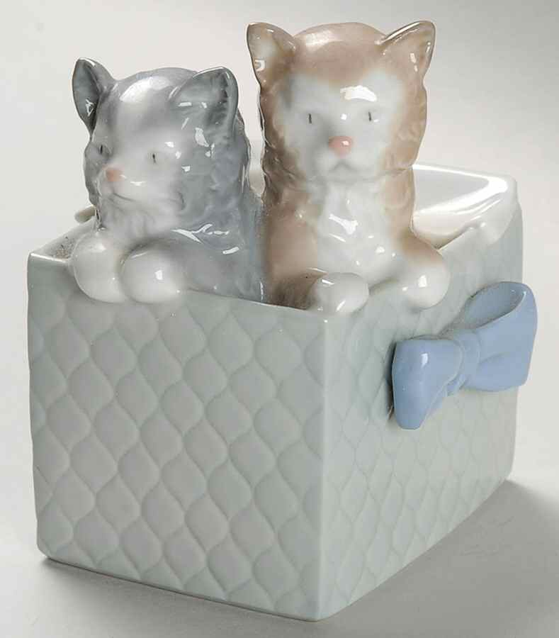 Cats and Dogs Cats In Basket - Boxed by Nao-1
