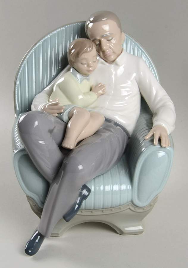 Family In Grandpa's Arms - No Box by Nao-1